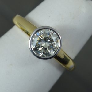 Sparkly Natural 1.00ct Diamond 18ct Gold Solitaire Engagement Ring