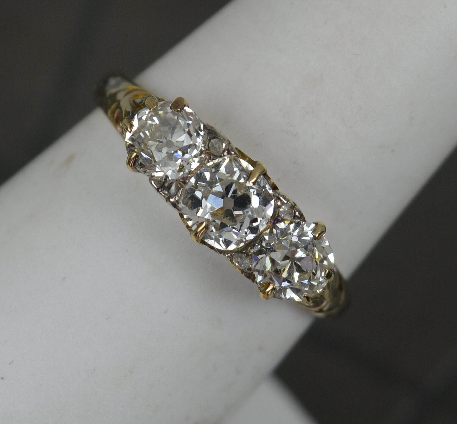 Stunning Victorian 1.25ct Old Cut Diamond and 18ct Gold Trilogy Ring