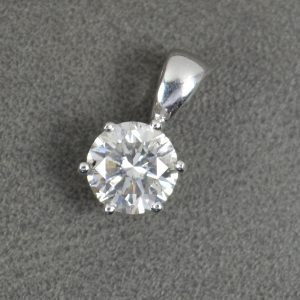 Sparkly 1.00ct Diamond and 18ct White Gold Solitaire Pendant