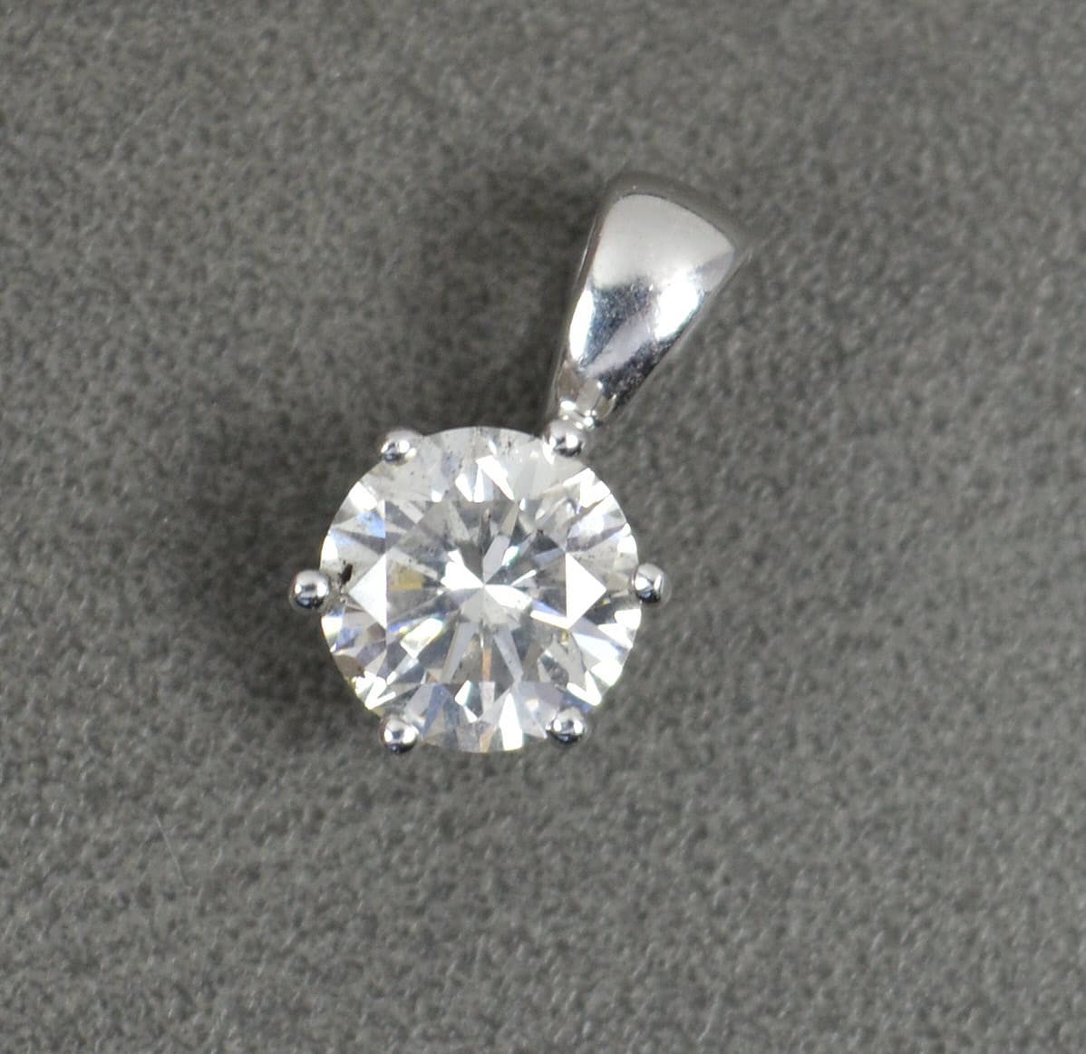 Sparkly 1.00ct Diamond and 18ct White Gold Solitaire Pendant