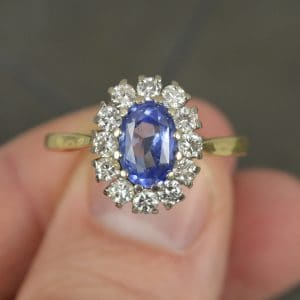 Beautiful Ceylon Sapphire and Diamond 18ct Gold Cluster Ring