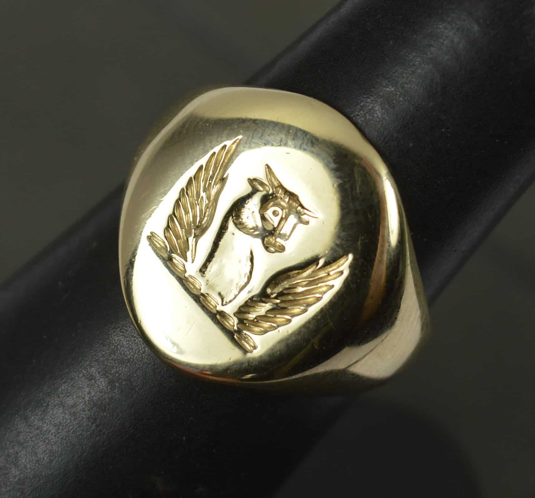Impressive Solid 9ct Yellow Gold Bull and Wings Intaglio Signet Seal Ring